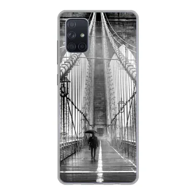 Produktbild von MuchoWow® Handyhülle Schutzhülle Hülle für Samsung Galaxy A71 Brooklyn Bridge während des Regens in Schwarz und Weiß Silikon Softcase Handy Hülle - Kartenbesitzer
