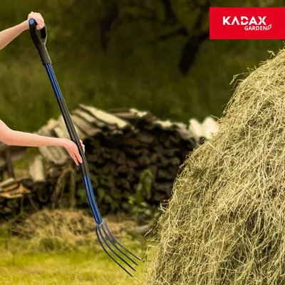 Produktbild von KADAX Heugabel mit Stiel aus Metall, Forke aus Stahl, Grabegabel mit D-Griff, Gabel für Garten