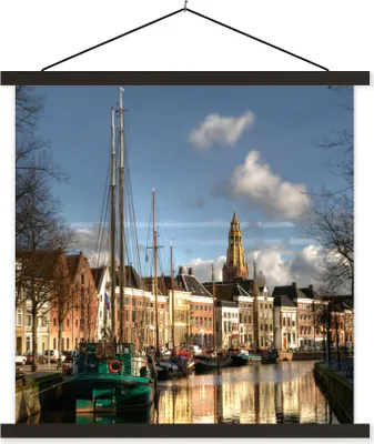 Produktbild von MuchoWow® Textilposter Groningen - Grachtenhaus - Segelboot 120x120 cm mit schwarzem Rahmen - Aufhängungsset