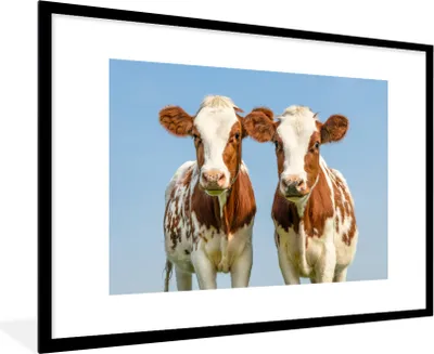 Produktbild von MuchoWow® Gerahmtes Poster Kühe - Himmel - Tiere - Bauernhof - Porträt 90x60 cm - Poster mit Schwarzem Bilderrahmen Wandposter Rahmen Foto Bilder - Wanddekoration - Fotos