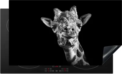 Produktbild von KitchenYeah© Herdabdeckplatte Giraffe vor schwarzem Hintergrund in schwarz und weiß , 91x52cm, Küche Deko, Glaskeramikkochfeld Herdabdeckung, Abdeckplatte fùr Kochfeld