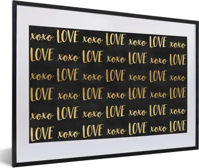 Produktbild von MuchoWow® Gerahmtes Poster Muster - Liebe - Gold - Schwarz 60x40 cm - Poster mit Schwarzem Bilderrahmen Wandposter Rahmen Foto Bilder - Schlafzimmer - Plakat in Rahmen - Drucken