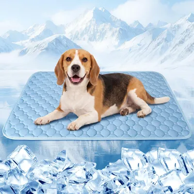 Imagen del producto de Alfombrilla refrescante para perros Gimars, fabricada con tejido "Ice-Silk" que proporciona frescor. Alfombrilla lavable e impermeable para perros