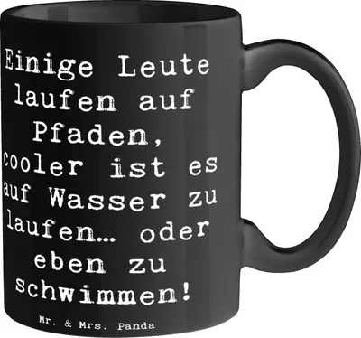 Produktbild von Mr. & Mrs. Panda Kakaotasse Spruch Schwimmen Pfade - Schwarz - Geschenk, kaffeetasse bedruckt, Sportart, Teetasse, Teamsport, Sportler, Wasser, Training, schöne tasse