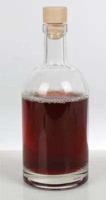 Produktbild von 9x Glasflasche Magda 530 ml mit Korken – große wiederverwendbare Glasflaschen für Liköre Öle Getränke Vorräte DIY Projekte Dekoration und Geschenkideen