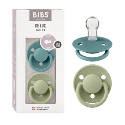 Productafbeelding van BIBS De Lux fopspeen, 2-pack, BPA-vrij, kersenmodel speen. Gemaakt van siliconen, geproduceerd in Denemarken. Universele maat (0-36 maanden), kleur: oceaanblauw / saliegroen