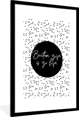 Produktbild von MuchoWow® Gerahmtes Poster Draußen sein ist so schön - Text - Garten - Zitate 60x90 cm - Poster mit Schwarzem Bilderrahmen Wandposter Rahmen Foto Bilder - Dekoration - Wandposter Wohnzimmer - Hochwertig
