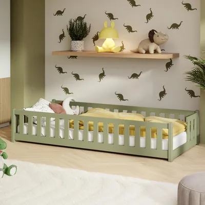 Produktbild von Kids Collective Kinderbett Bodenbett mit Rausfallschutz Lattenrost und Matratze Montessori Bett Bed Gitterbett Kinder Jugendbett Einzelbett | 80x160 cm | Olivgrün