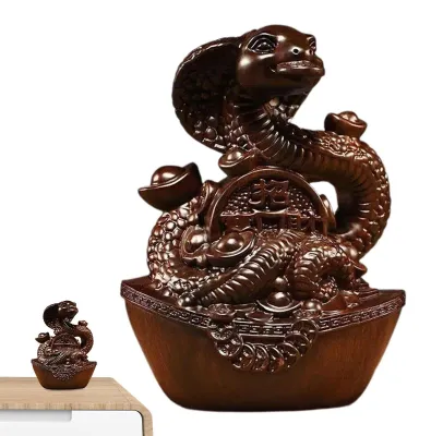 Image de Petite figurine de serpent en bois, idéale pour la décoration