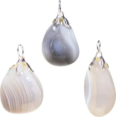 Image de Pendentif en pierre précieuse Agate grise - ± 1,5 à 3 cm Paquet de 3 pièces - ± 1,5 à 3 cm Paquet de 3 pièces