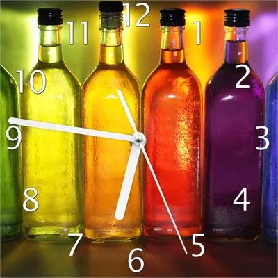 Produktbild von Wallario Design Wanduhr Blau-lila Flaschen aus Echtglas, Größe 20 x 20 cm