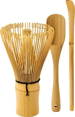 Produktbild von Matcha-Besen-Set – Matcha-Besen, traditioneller Messlöffel, Teelöffel. Handgefertigt aus natürlichem Bambus.