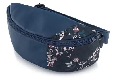 Produktbild von Belveder Gürteltasche aus Kunstleder mit Blumenmuster, ideal für den Alltag und die Freizeit. Modische und stilvolle Bauchtasche in Dunkelblau, Modell Okinawa