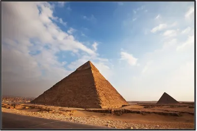 Produktbild von Wallario Wandbild Alte Pyramide in Ägypten, Größe: 61 x 91,50 cm, Poster mit schwarzem Aluminiumrahmen