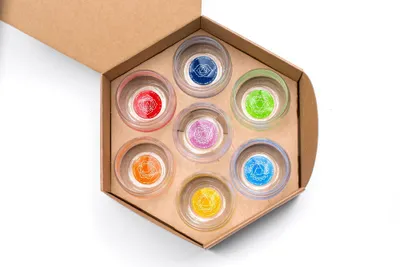 Produktbild von Natures Design-Set aus 7 Becher MYTHOS CHAKRA Gläsern (7-teilig)