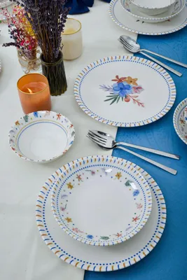 Produktbild von Hermia Concept, Hochwertiges Dinner Set (18 Teile) aus 100% Porzellan, 25 cm, 19 cm, 14 cm