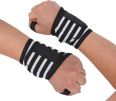 Produktbild von Famanu Handgelenkbandage mit Daumenschlaufe - Schwarz