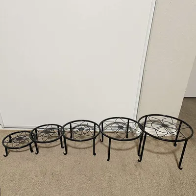 Produktbild von Blumentopfständer für drinnen oder draußen - 5 Stück - Pflanzenregal - Eisen-Blumentopfhalter - rostbeständig - schwarz