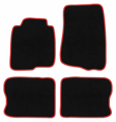 Immagine prodotto di Tappetini in moquette per Volvo 240 / 260 1974-1993 (station wagon/berlina) – set 4 pezzi, nero/rosso, su misura – Wielganizator CARLUX