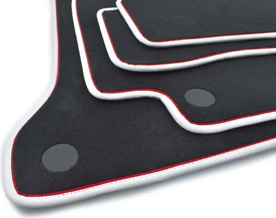 Produktbild von Fußmatten Mercedes W205 T-Modell S205 C-Klasse Original  Velours Automatten 4-teilig, Schwarz mit edler Weißer Nubukeinfassung und rotem Zierband