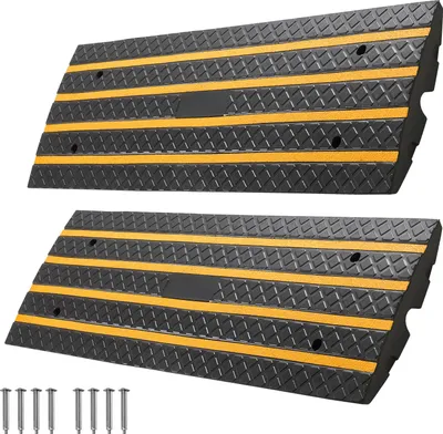 Produktbild von SucceBuy Gummi-Bordsteinrampe, 15 Tonnen Belastbarkeit, Auffahrhilfe mit 66 mm Höhe, Schwellenrampe mit gelben Reflektorstreifen, ideal für Lager, Garagen, Gehwege und Laderampen (2er-Set)