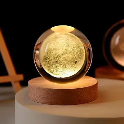 Produktbild von Leuchtende 3D Kristallkugel mit Astronomischem Design | LUMABALL Mond