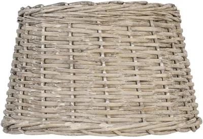 Obrázok produktu pre Stojací lampa s tienidlom z ratanu – dekoratívne tienidlo – vytvára príjemnú atmosféru – ručne vyrobený dizajn – priemer 30 x 19 cm – prírodná farba