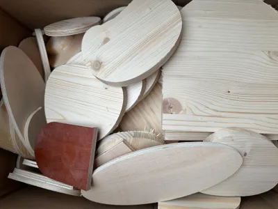 Produktbild von Elmato 13008 Sperrholz runde Reste Holz Scheiben Bastler Kreise Zuschnitte gemischt 36Liter