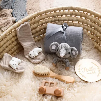 Immagine prodotto di Set regalo per neonati composto da 6 pezzi - Motivo: elefantino grigio - Ideale come regalo per un neonato