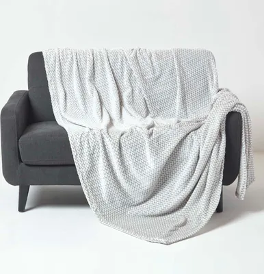 Produktbild von HOMESCAPES Samt-Jacquard-Decke Mora - Tagesdecke grau, 130 x 160 cm