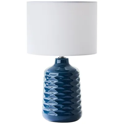 Produktbild von BRILLIANT blaue Keramik Tischlampe mit weißem Stoff-Schirm ILYSA | dekorative Tischleuchte mit Schnurzwischenschalter | 42 cm Höhe & 25 cm Durchmesser | E14 Fassung max. 40 W | Keramik/Metall/Textil