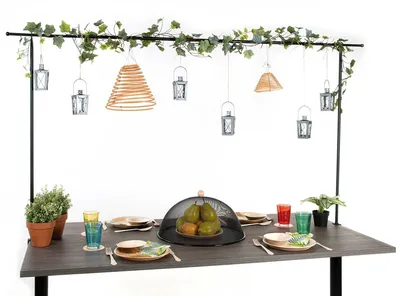 Immagine prodotto di Esschert Design: supporto decorativo da tavolo, barra con morsetto, struttura in metallo nero, estensibile, ideale per tableau, lunghezza regolabile da 117 a 211 cm