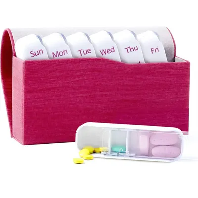 Produktbild von 7-Tage Pillendose mit 3 Fächern pro Tag, BPA-freiem Material und elegantem Kunstlederetui mit Magnetverschluss