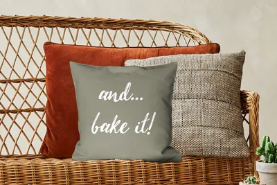 Produktbild von MuchoWow® Zierkissen Sofakissen Wohnzimmer Dekokissen 40x40 cm Sprichwörter - Zitate - Und... Backen Sie! - Backen - Foto Kissen - Schlafzimmer Dekoration