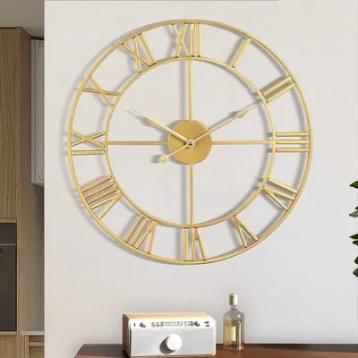 Immagine prodotto di Orologio da parete rotondo con numeri romani, stile vintage, orologio da parete in metallo dal ticchettio silenzioso per soggiorno, cucina, camera da letto, decorazione da giardino - Oro 60 cm