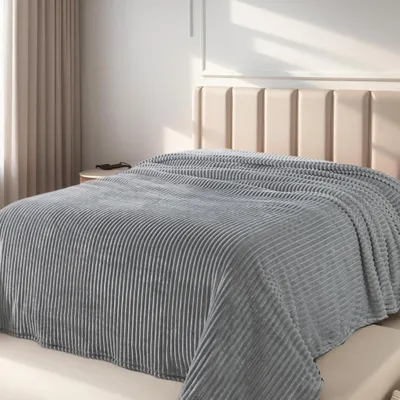 Obrázok produktu pre Hrubá fleecová deka – sivá, prúžkovaná – 230x270 cm – veľmi mäkká a teplá