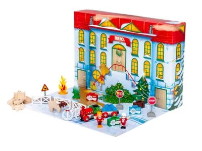Produktbild von BRIO World 33777 Adventskalender 2021 - Spaß und Spannung in der Vorweihnachtszeit mit der BRIO Holzeisenbahn - Empfohlen ab 3 Jahren