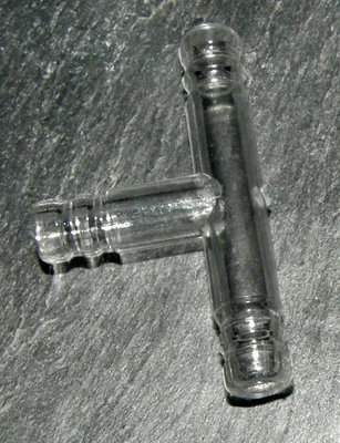 Produktbild von 2 "T-Stücken" zum verzweigen von Luftschläuchen im Aquarium