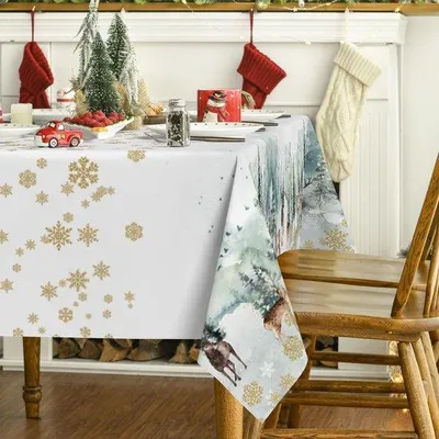 Obrázek produktu pro Vánoční ubrus 130 x 220 cm se zlatým sněhovým vzorem a motivem jelena