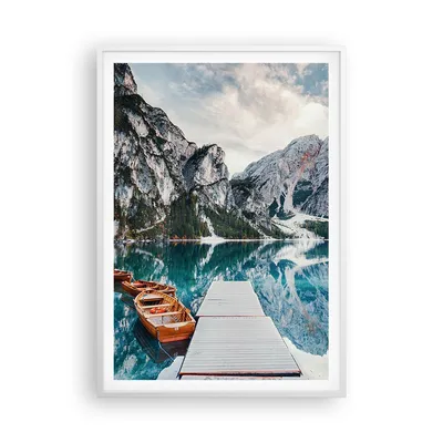 Produktbild von Gerahmtes Poster - Weißer Rahmen - Boote Berge Hafen - 70x100 cm - Wand Bild - Wanddeko - Wandbilder - Kunstposter - Wandposter - Bilderrahmen - Bilder - Kunstdruck - Wanddekoration - P2WPA70x100-5068