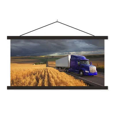 Produktbild von MuchoWow® Textilposter Lila LKW zwischen den Feldern 60x30 cm mit schwarzem Rahmen - Textilien