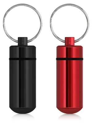 Produktbild von kwmobile 2x Metall Pillendose - 4,8 x 1,7 x 1,7 cm - Tablettendose Box mit Ring - Pillenbox Kapsel - Dose für Medikamente in Schwarz Rot
