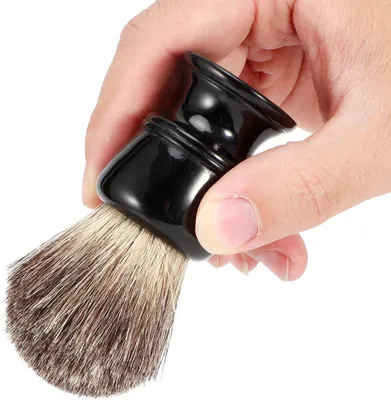 Produktbild von Dachshaar-Rasierpinsel für Herren mit Harzgriff, ideal für Gesichtsreinigung und Rasur