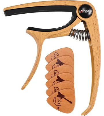 Immagine prodotto di Capotasto per chitarra con 6 plettri, colore legno, adatto per chitarra acustica, ukulele, mandolino e banjo