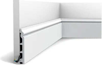 Immagine prodotto di Battiscopa a pavimento Orac Decor LUXXUS SX118-RAL9003 preverniciato stile classico bianco segnale 2 m