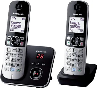Produktbild von Panasonic Schnurlostelefon mit Anrufbeantworter, 2 Mobilteile, KX-TG6822GB, Schwarz, Mobilteil: 48x29x164mm; Basis: 107x77x86mm, DECT/GAP-fähig, 1.8 Zoll weiß beleuchtetes Grafikdisplay, Rauschunterdrückung