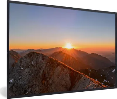 Produktbild von MuchoWow® Gerahmtes Poster Berg - Landschaft - Sonne 30x20 cm - Poster mit Schwarzem Bilderrahmen Wandposter Rahmen Foto Bilder - Kunstdruck - Bild-Poster