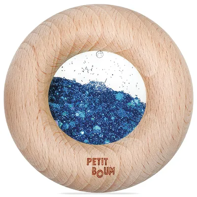 Produktbild von Sensorische Baby Rassel Holz - 7 x 7 x 2 cm - Blau | by Petit Boum