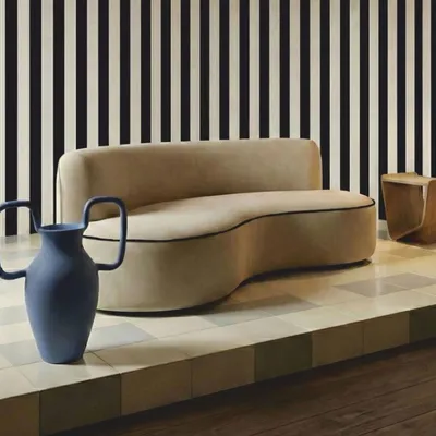 Produktbild von Casa Padrino Luxus Samt Sofa Beige 220 cm - Hotel Möbel - Wohnzimmer Möbel - Büro Möbel - Luxus Möbel