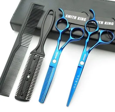 Produktbild von Haarschneide-Kit mit Rasiermesser und Düse in einer Gesamtlösung